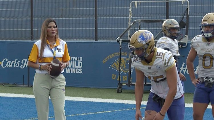 Hace historia con Auténticos como la primer mujer coach en ONEFA