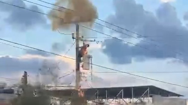 VIDEO: Hombre sobrevive a fuerte descarga eléctrica en Juárez