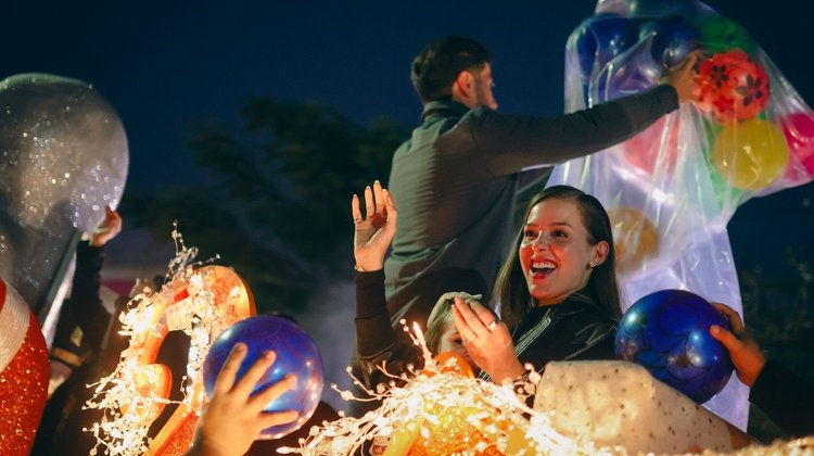 Celebra gobernador en Juárez llegada de la Navidad con desfile 