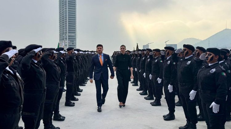 medium_graduan_323_cadetes_fuerza_civil_54346c8ba0