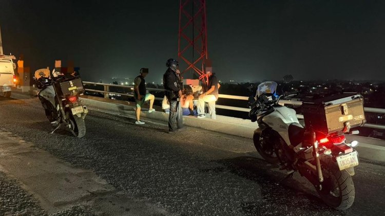 guardia_estatal_atiende_mujer_atenta_contra_su_vida_puente_tampico_e50b212089
