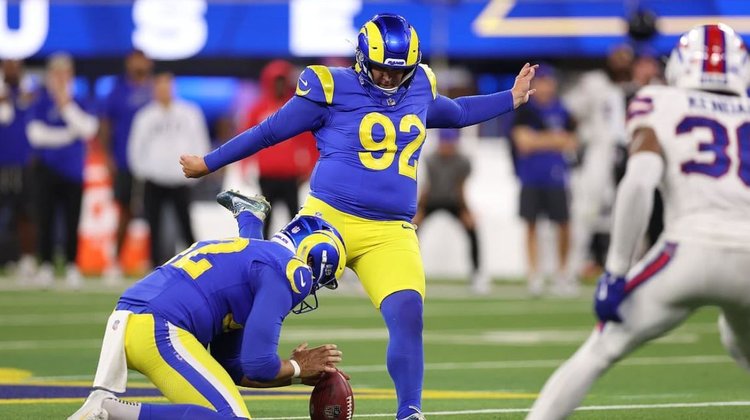 Harrison Mevis paga errores ante Bills y queda fuera de los Rams