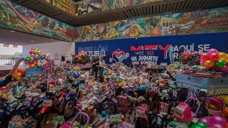 Recolecta Monterrey 10,000 juguetes en programa para el DIF
