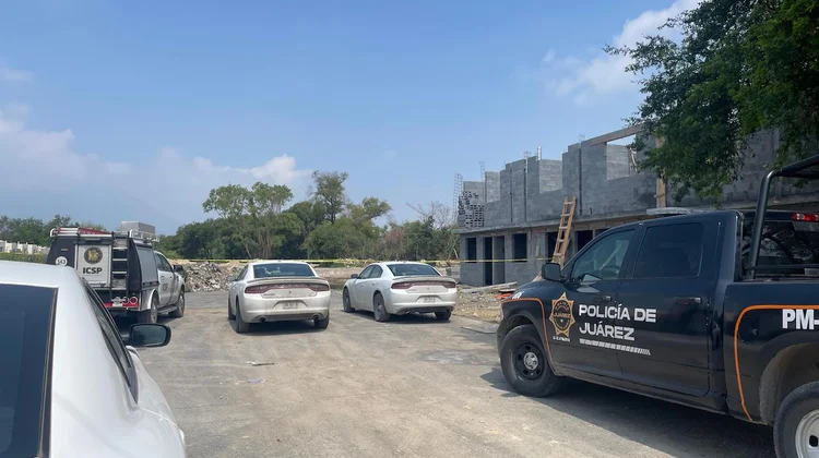 Hallan hombre muerto con signos de violencia en arroyo de Juárez