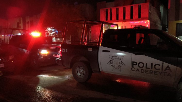 Muere tras presuntamente caer de segundo piso al abrir ventana