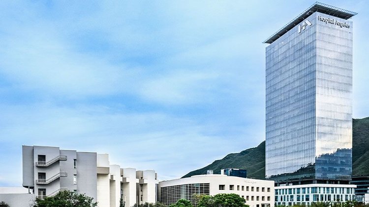 Ofrecen arbitraje médico por menor fallecido; padres lo rechazan