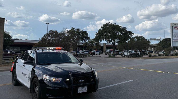 Trasladan a migrante herido por el ICE a un centro de detención