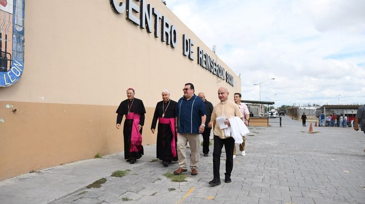 Consagran nuevo templo católico en el CERESO 1