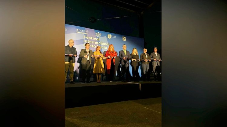 Inicia Festival Santa Lucía con la exposición 'A la hora del té'