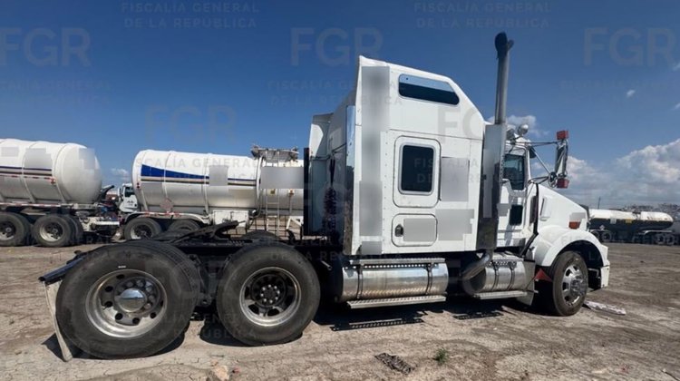 FGR decomisa 62 mil litros de huachicol por incendio en Pesquería