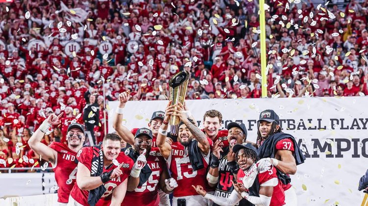 Corona Indiana paso perfecto con el título colegial de EUA