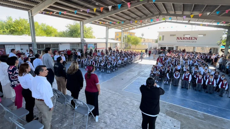 Inicia ciclo escolar con falta de servicios básicos