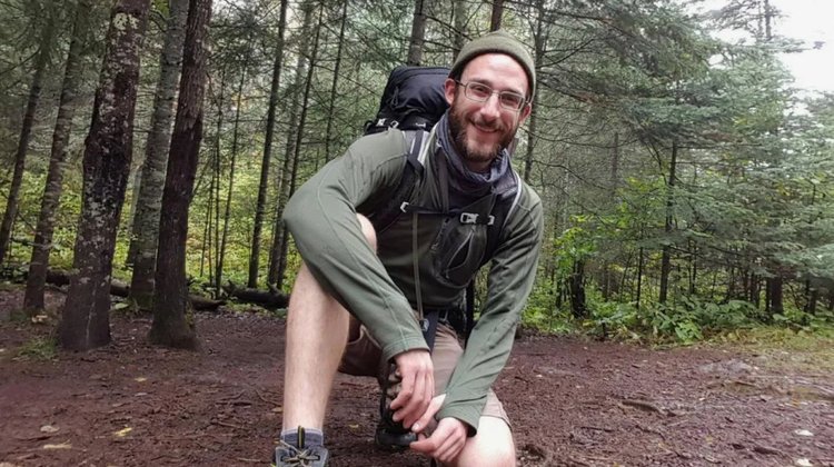 Identifican a hombre abatido por agentes federales en Mineápolis