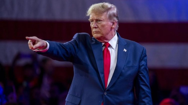 Llama Trump a empresas de Canadá ir a EUA y evitar aranceles