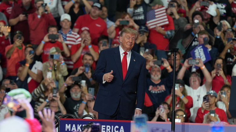 Critica Trump al Nobel de la Paz y vuelve a reclamar el premio