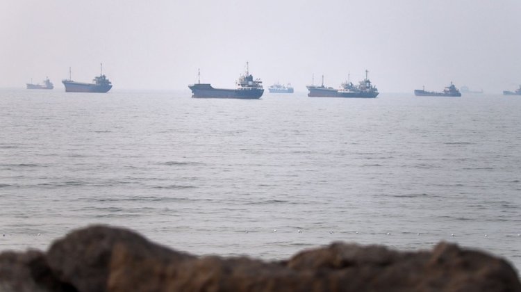Irán responde a EUA tras nuevos ataques cerca de Ormuz