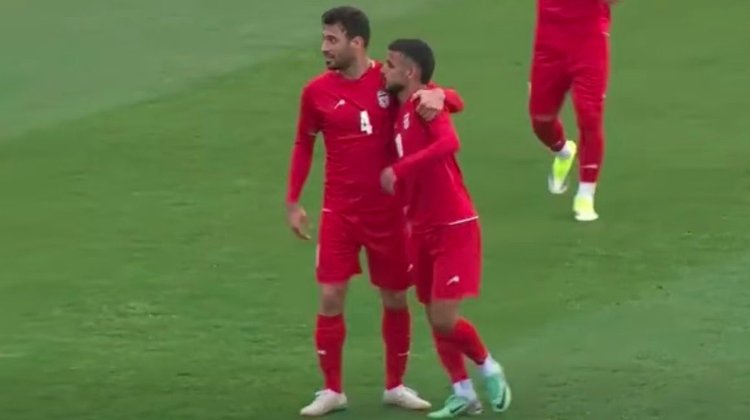 Irán golea a Costa Rica con Infantino como espectador