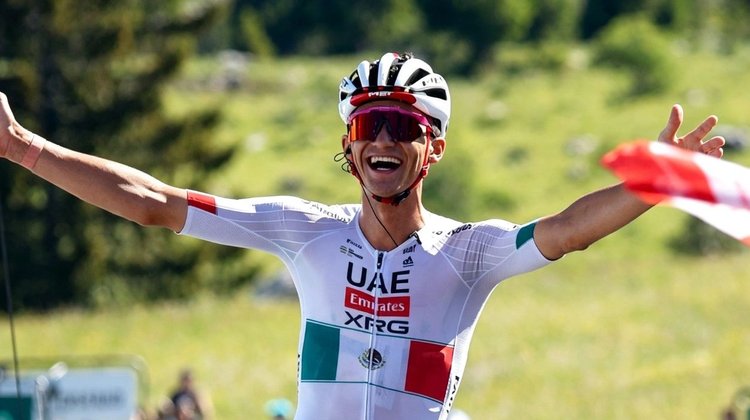 Vuelve Isaac del Toro al tercer lugar del ciclismo mundial