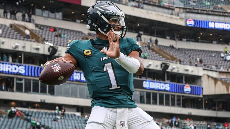 Coágulos en pulmones frenan a Jalen Hurts; se pierde temporada