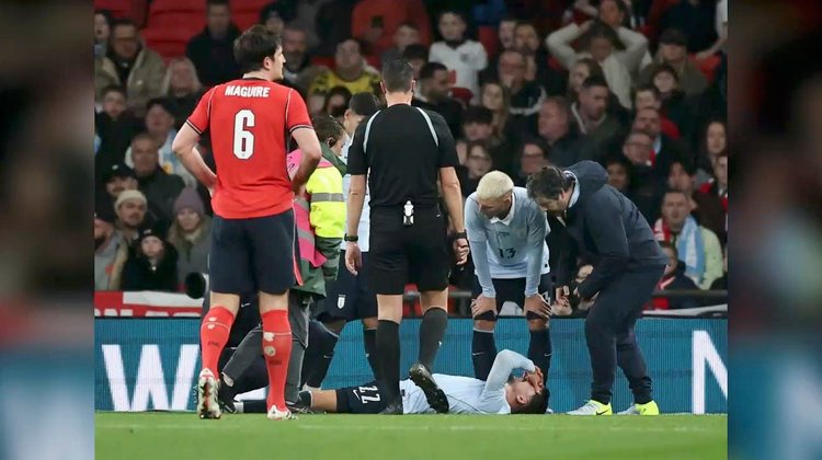 Pierde Uruguay futbolista clave a casi dos meses del Mundial