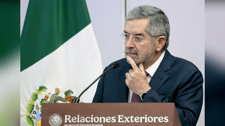 Pide Juan Ramón de la Fuente licencia por motivos de salud