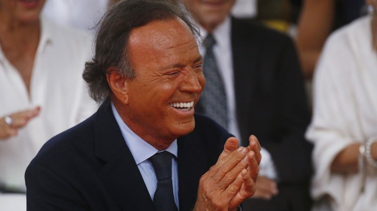 Fiscalía archiva denuncia contra Julio Iglesias por abuso sexual