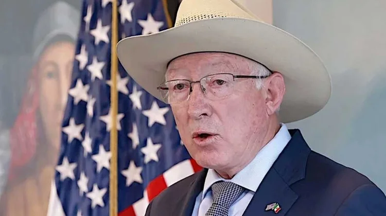 SRE envía carta a Embajada de EUA por críticas de Salazar