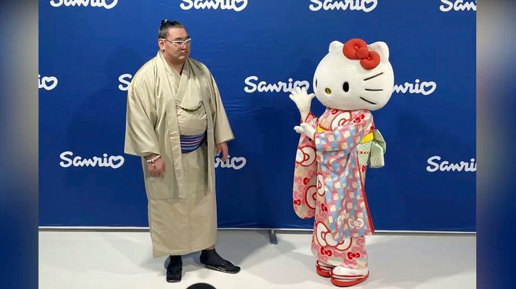 Hello Kitty vuelve a Londres como 'embajadora' en torneo de sumo