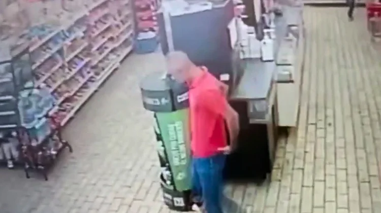 Captan presunto robo en tienda de conveniencia en San Nicolás