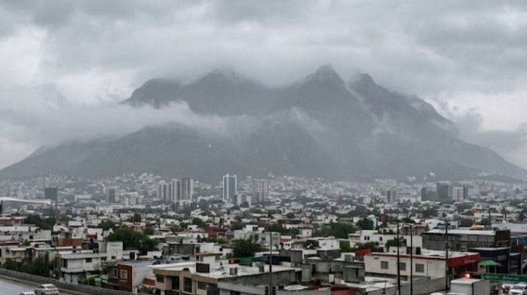 Sigue pronóstico de lluvias en Nuevo León para este martes