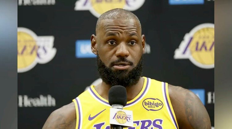 Recibe LeBron James duras críticas por su 'revelación'