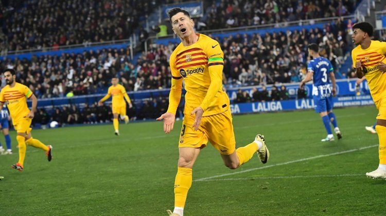 lewandowski_apunta_victoria_de_barcelona_contra_alaves_67ac9c6397