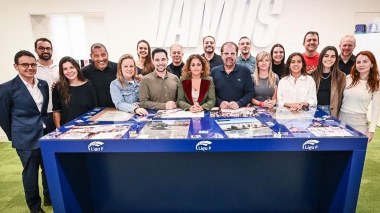 España y Brasil unen fuerzas para impulsar el futbol femenino