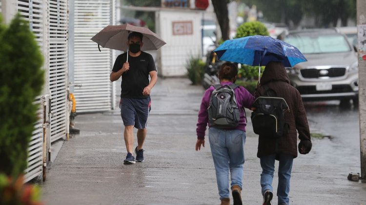 Lluvias y frío marcan el clima en Nuevo León este domingo