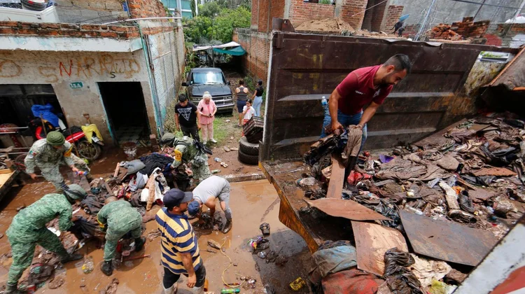 Lluvias en Zapotlanejo, Jalisco dejan un fallecido y daños