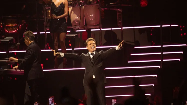 Luis Miguel festeja los 21 años de la Arena Monterrey