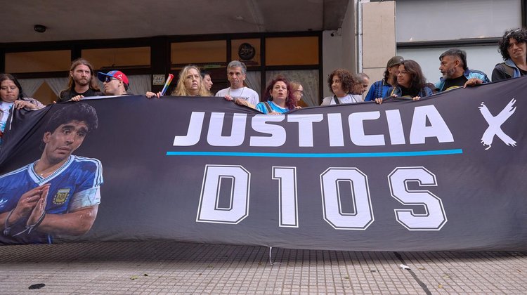 Exmédico de Maradona dice cómo se podría haber evitado su muerte