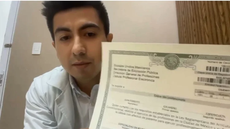Señalan a médico; presuntamente ejerció especialidad sin cédula