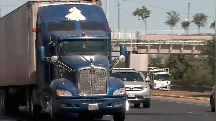 Paro nacional de transportistas afecta a casi 20 entidades: Segob