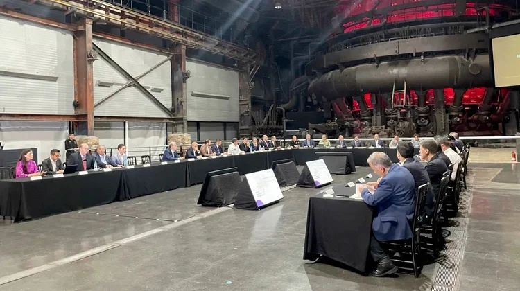 Presentan plan para mejorar movilidad en la metrópoli regia