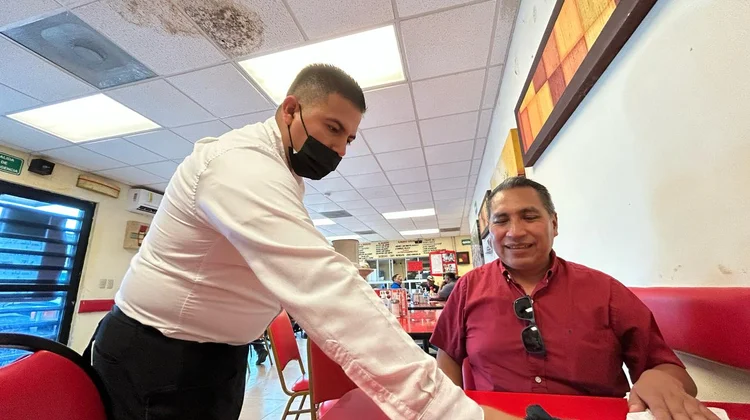 Empresarios de la frontera atentos a las reglas de la Ley Propina