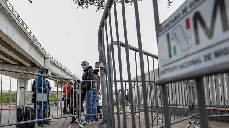 'Sin muro se ha logrado una frontera segura': Sheinbaum