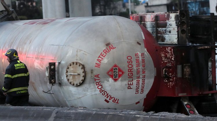 Muere conductor de pipa que explotó en CDMX; sube cifra a 19