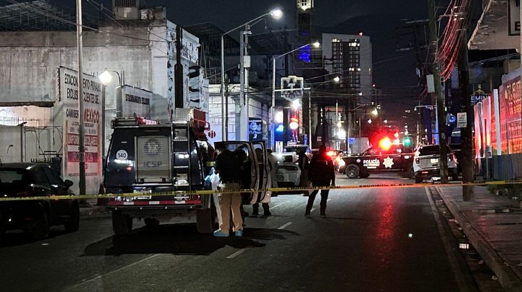 Hallan sin vida a guardia de seguridad en estacionamiento
