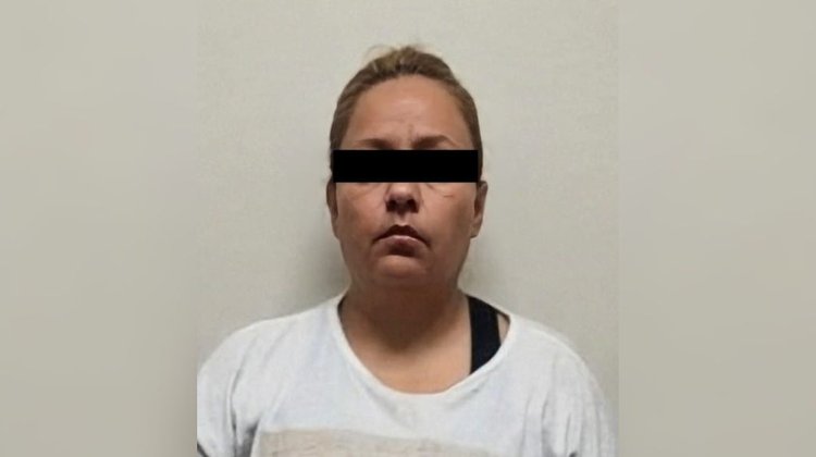 Investigan a mujer por presuntamente quemar con cuchillos a hijo