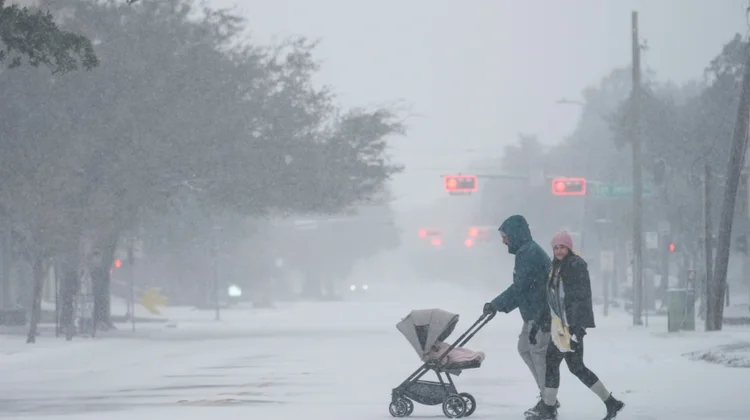 Sur de EUA se prepara para tormenta de nieve que alerta al país
