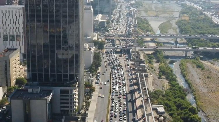 Traslados en Monterrey consumen más tiempo y calidad de vida