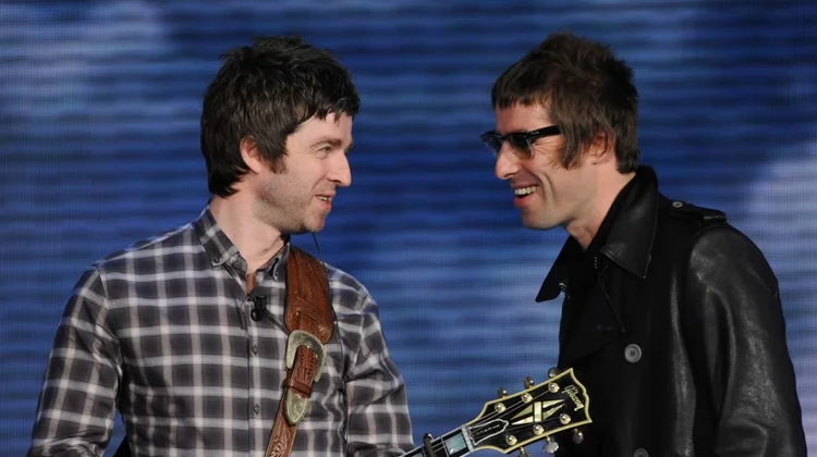 Vuelve Oasis; fans en vilo por reencuentro de los Gallagher