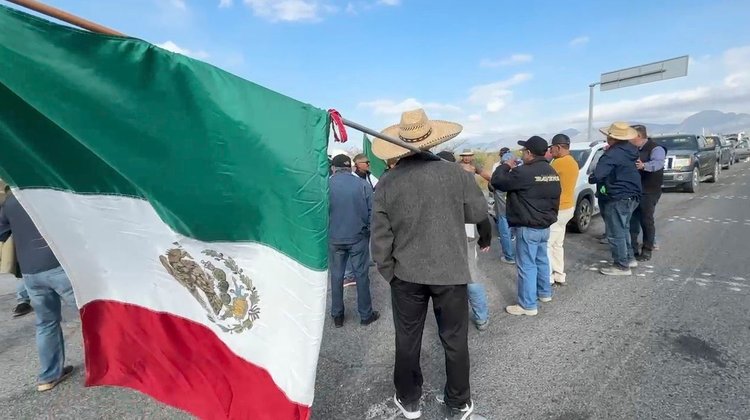 Protesta obliga al gobierno a acelerar venta de AHMSA: obreros