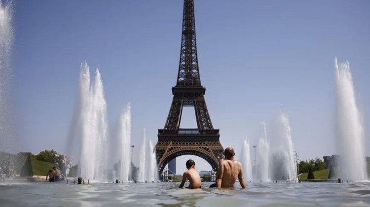 Principales museos de París adelantan cierre por la ola de calor